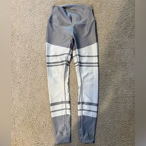 Alo Yoga High-Waist Leggings – Medium – Grey/Silver w/ White Stripes